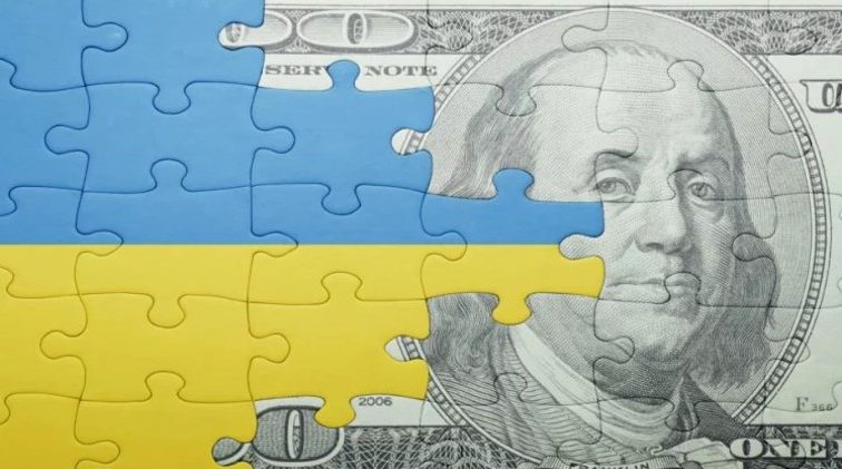 Коли і скільки грошей Україні дістанеться від МВФ