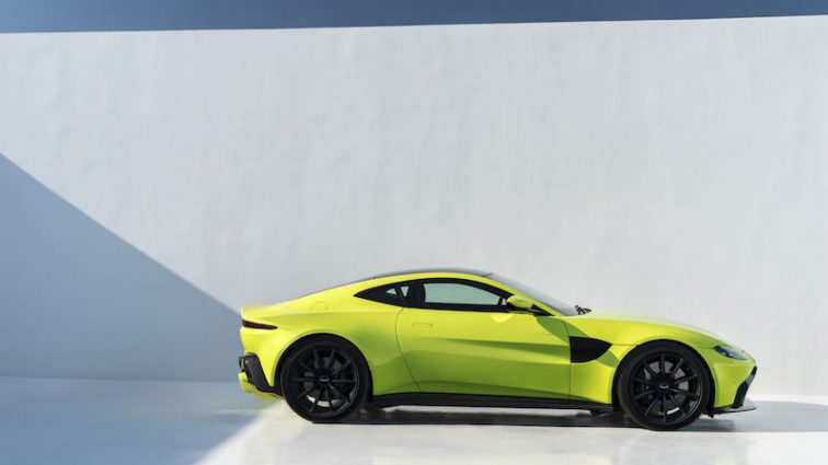 Новий Aston Martin Vantage вражає своїм дизайном