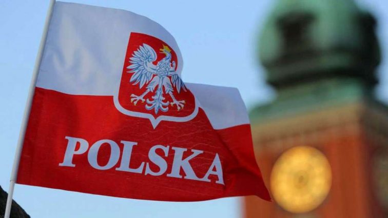 Польща вводить платні дозволи на роботу: що чекає українських заробітчан