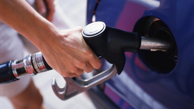 Ціни на бензин вражають: українці придумали, як заправляти машину дешевше
