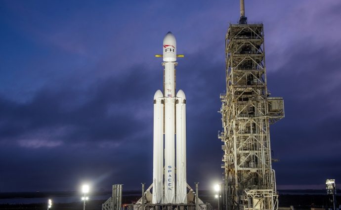 SpaceX планує запустити ракету Falcon Heavy 6 лютого