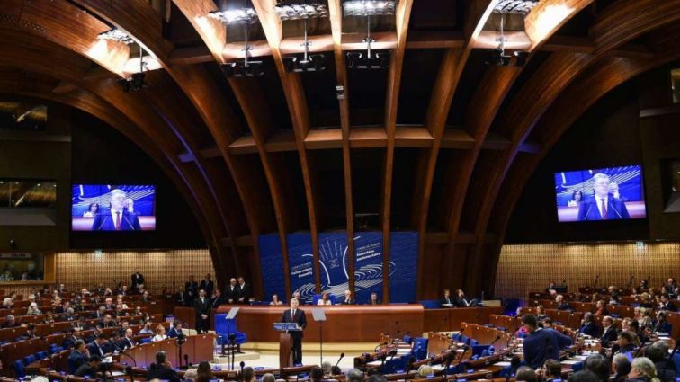 В ПАРЄ ухвалили резолюцію: скандальний закон України про мови