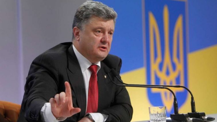 Порошенко розповів, чого коштувала блокада Донбасу Україні