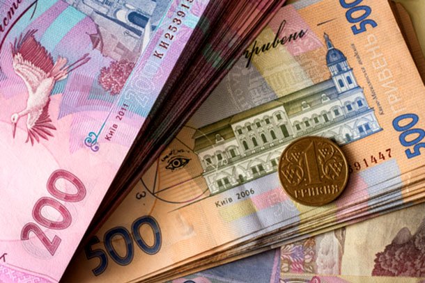 Долар опустився: офіційний курс долара на четвер, 12 квітня