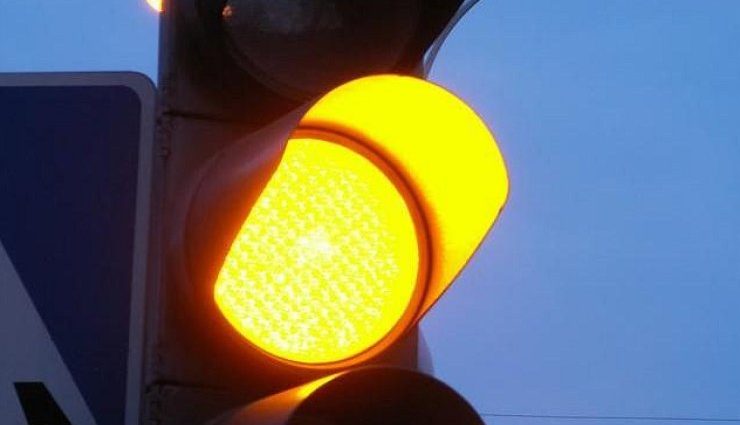 Скасування жовтого сигналу на світлофорах: експерт розповів, чи доцільним є таке рішення