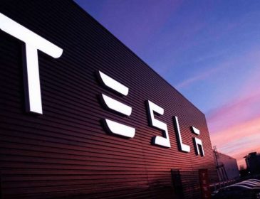 “Через “нудні” питання”: акції Tesla впали