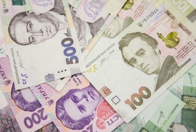 Долар опустився: офіційний курс валют на п’ятницю, 6 квітня