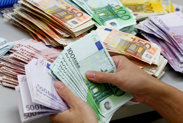 Різке падіння євро в Україні: дізнайтесь курс