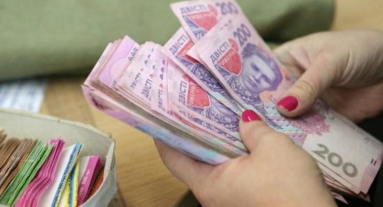 “1-2 “мінімалки” на українця”,- експерт пояснив,яку зарплату отримує середньостатистичний громадянин
