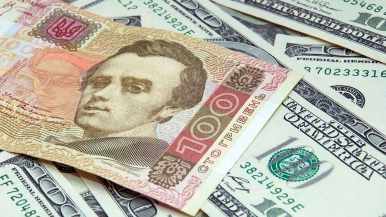 Українська валюта зміцнилася: наскільки гривня ближче до долара