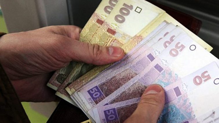 “Розрив між зарплатами постійно збільшується”: Що відбувається з українською пенсією
