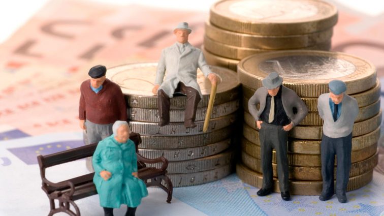 Підвищення пенсій і зарплат: як і коли розбагатіють українці