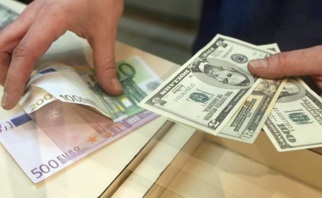 “Оптимістичний сценарій”: експерт спрогнозував осінній курс долара в Україні