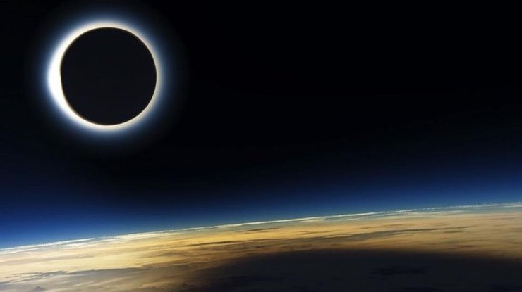 Сонячне затемнення 6 січня. Чого не варто робити жінкам