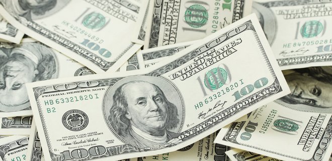 Долар в ціні впав до мінімуму в Україні