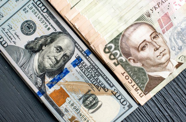 Євро вгору, “зелень” вниз: з’явився свіжий курс валют в Україні на 1 лютого