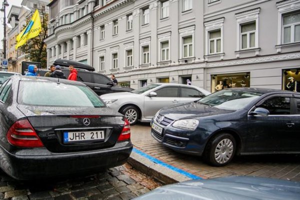 Залишилось недовго: В Україні знову змінюють правила розмитнення авто з Європи