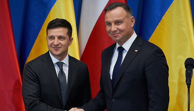 Зеленський та Дуда обговорили ситуацію на європейсько-білоруському кордоні